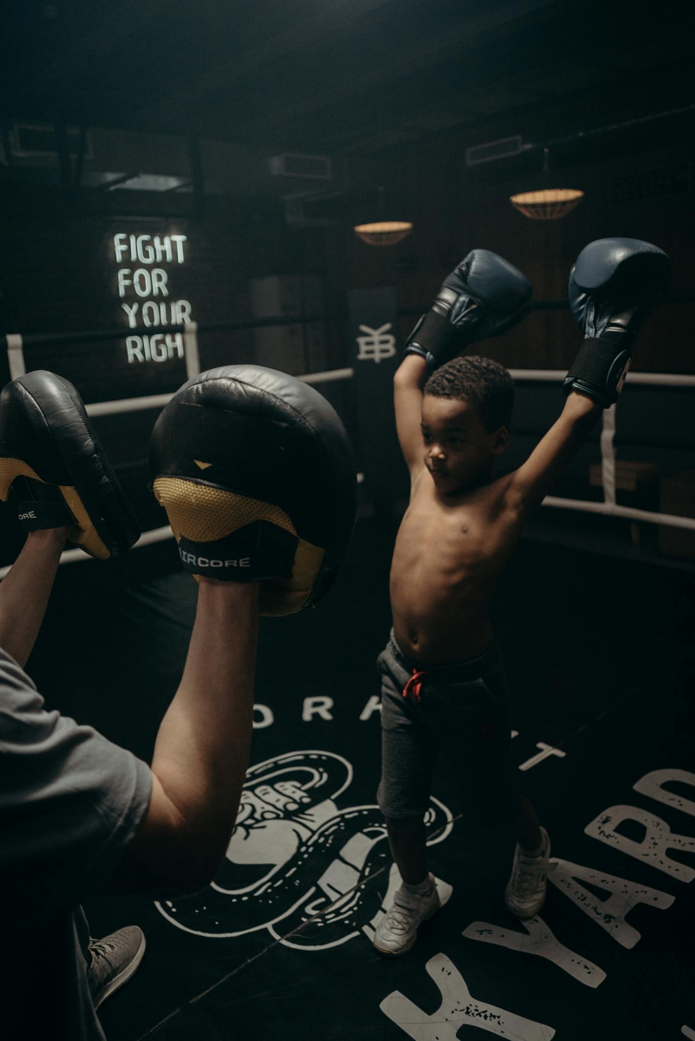 Salle de coaching boxe Paris pour entraînement tout âge, tout niveau